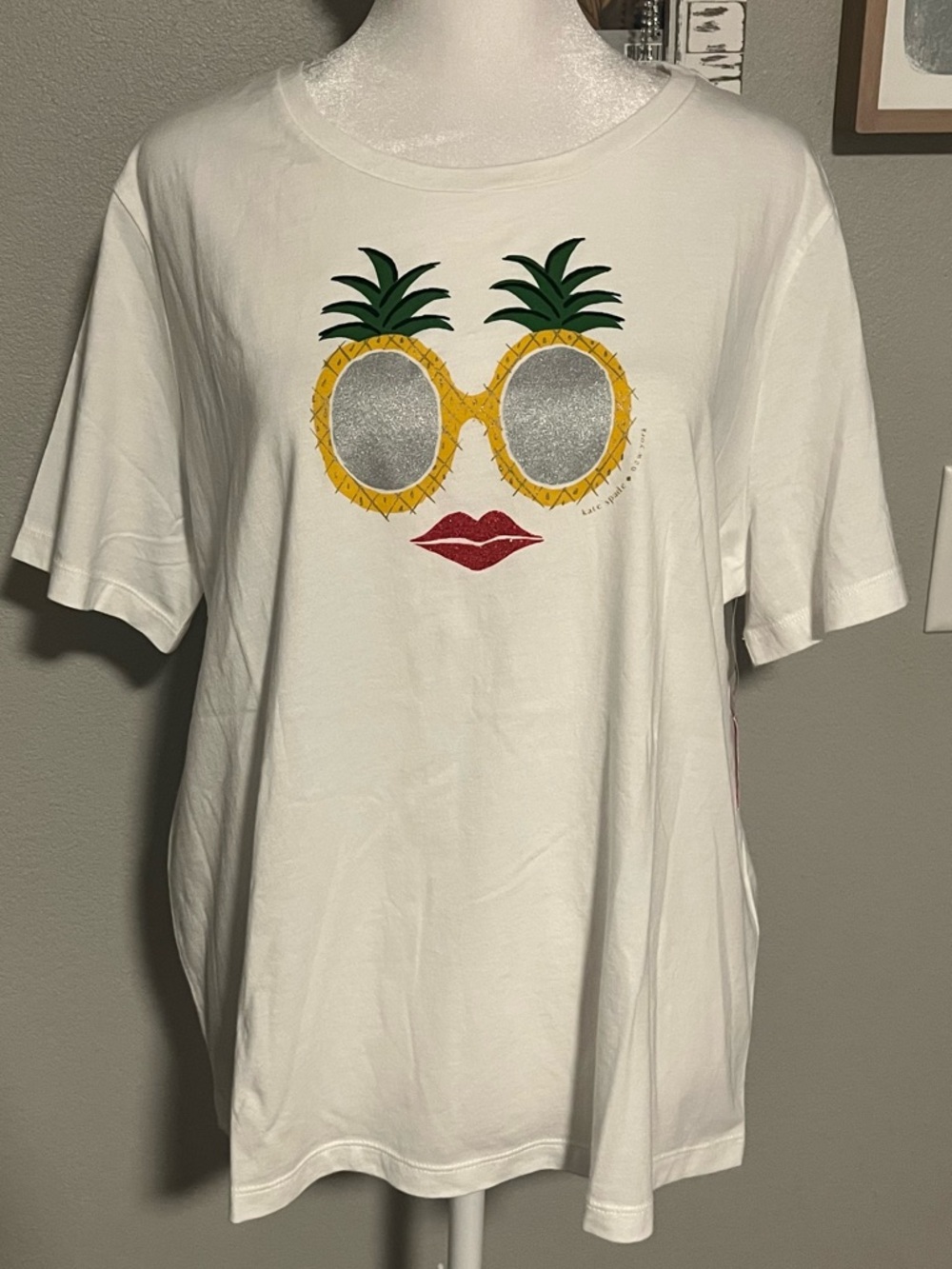 Kate Spade White Crewneck Tee Pineapple Glasses Lips New with tag size medium.